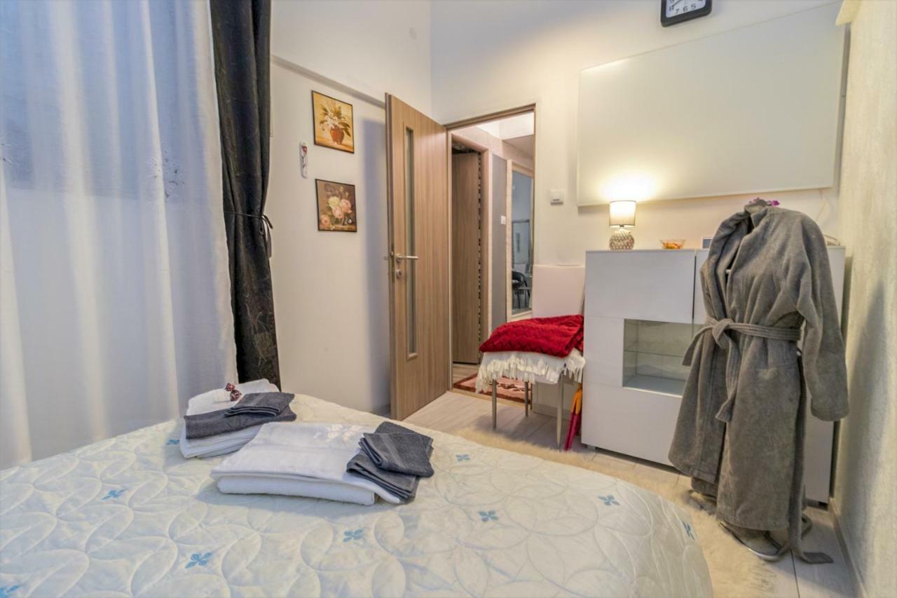 Grey Orchid Apartment - Studio Budapest Exteriör bild
